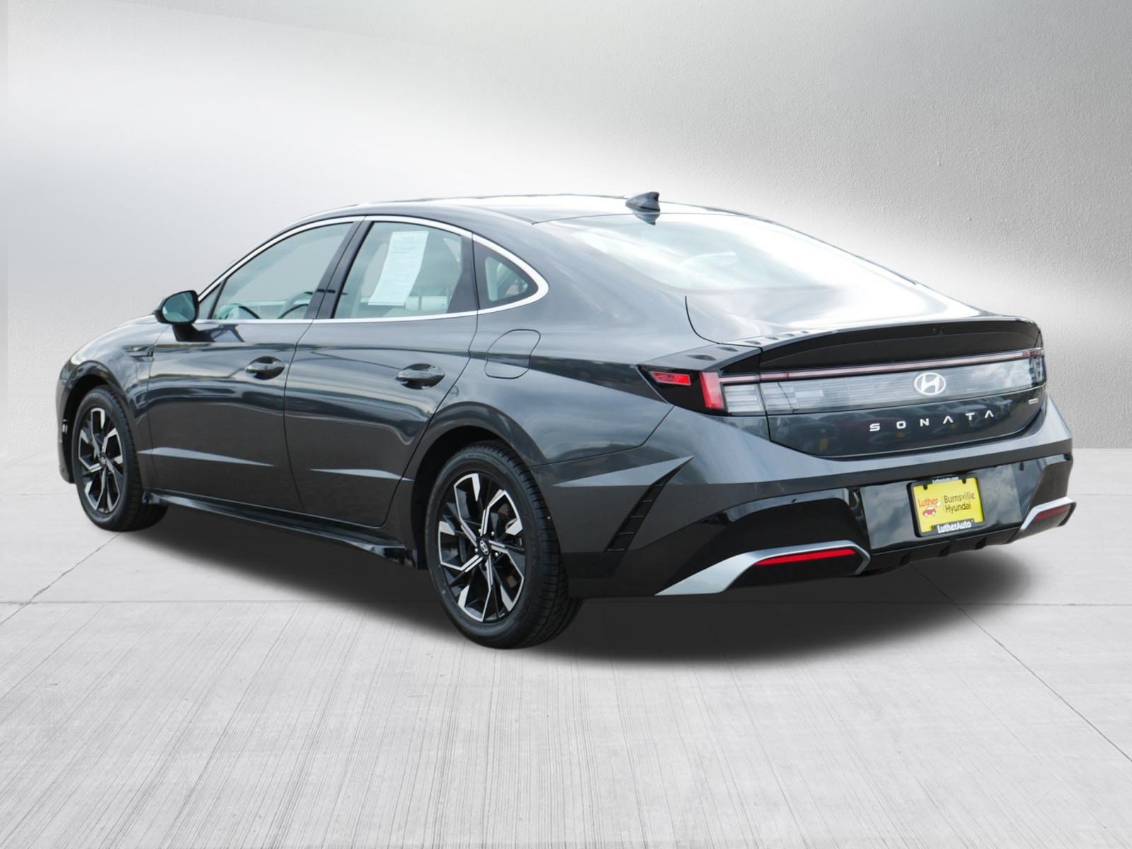 Certified 2025 Hyundai Sonata SEL AWD/4WD image 5
