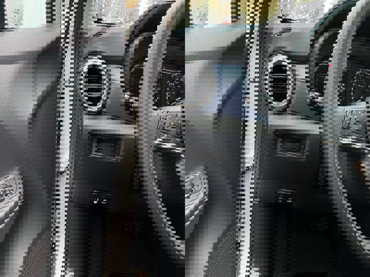 Used 2025 Nissan Versa SV image 24