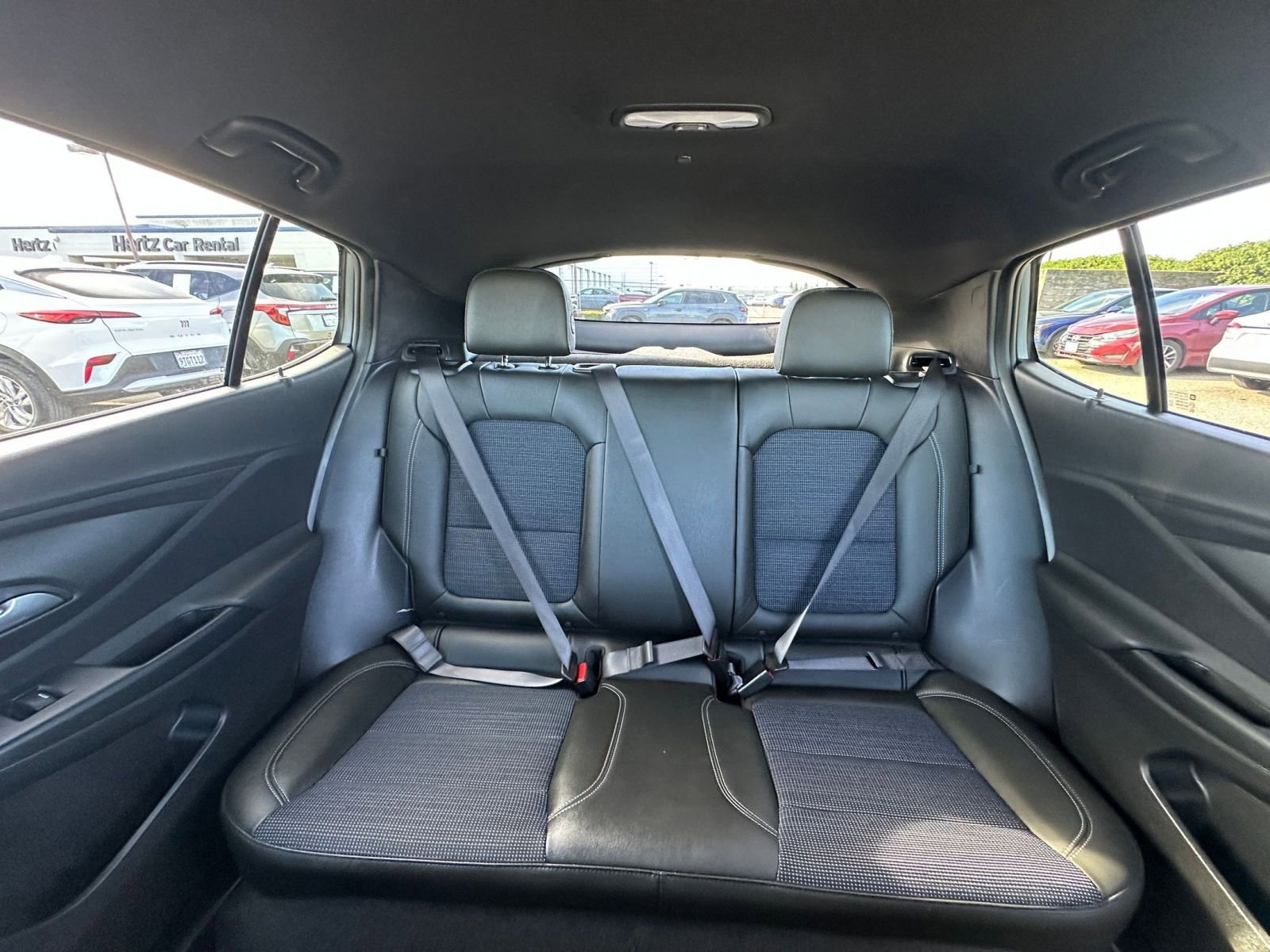 Used 2025 Buick Envista Preferred image 39