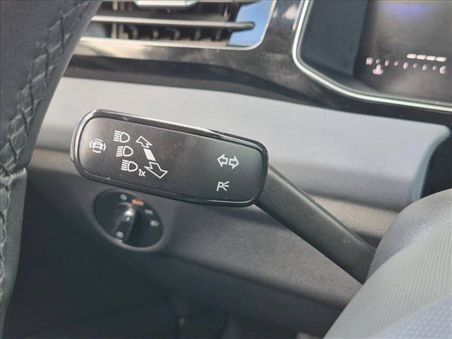 Used 2025 Volkswagen Jetta SE FWD image 15