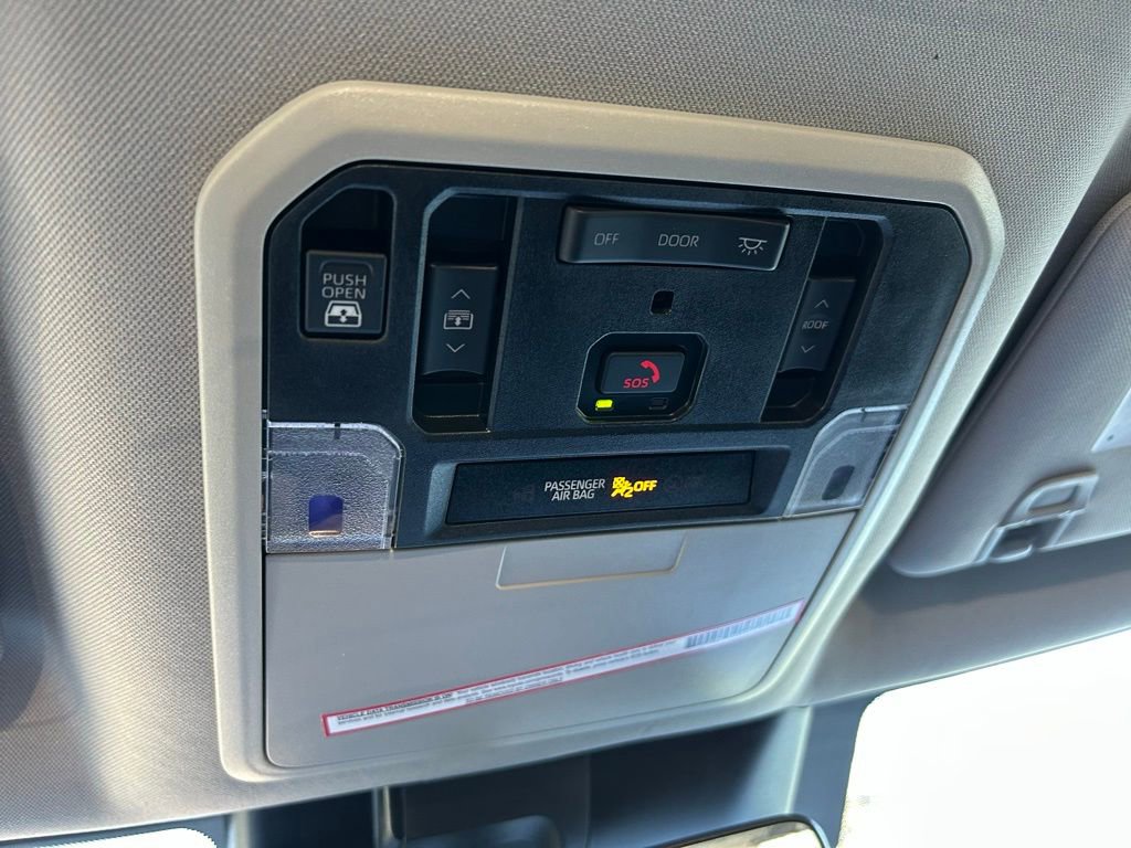 Used 2024 Toyota Tundra Limited image 31