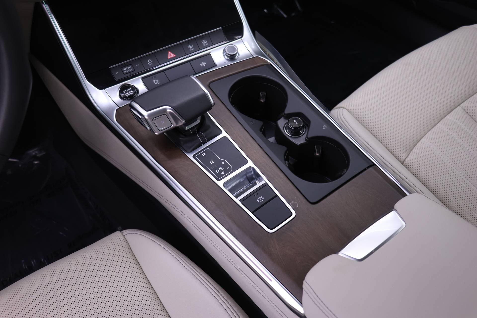 Certified 2025 Audi A6 Premium Plus w/ Premium Plus Package AWD/4WD image 16