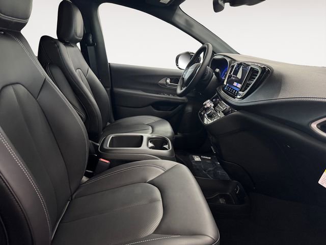 New 2026 Chrysler Pacifica Select image 21