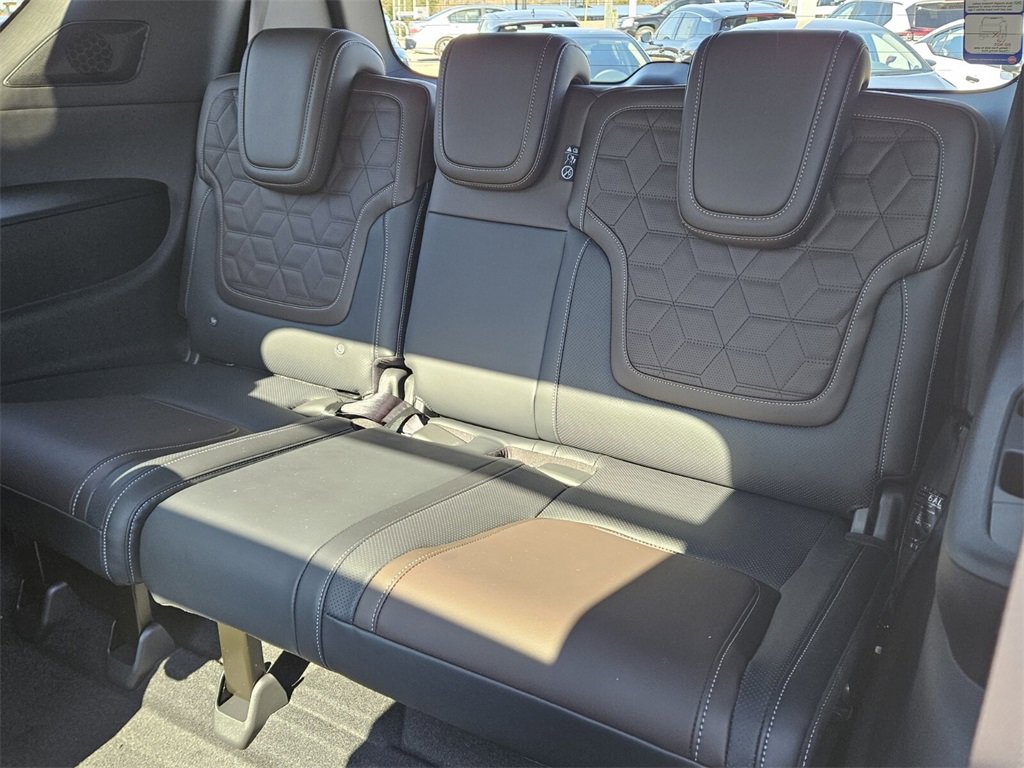 New 2026 Nissan Armada Platinum image 7