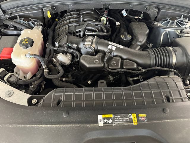 Used 2024 Jeep Grand Cherokee Limited AWD/4WD image 6