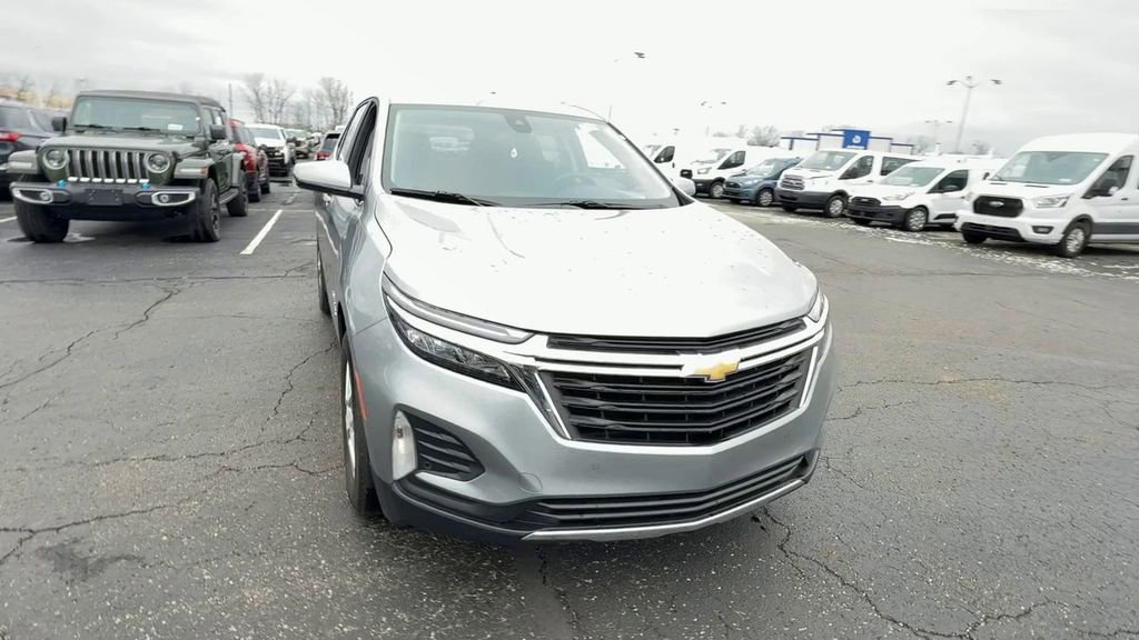 Used 2023 Chevrolet Equinox LT FWD image 2