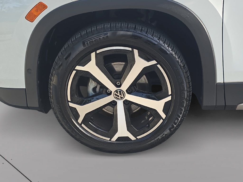 New 2025 Volkswagen Tiguan SE FWD image 10