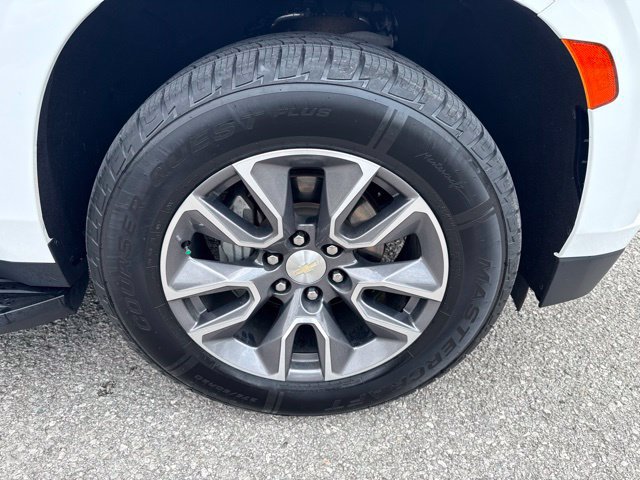 Used 2022 Chevrolet Tahoe LT w/ Luxury Package AWD/4WD image 12
