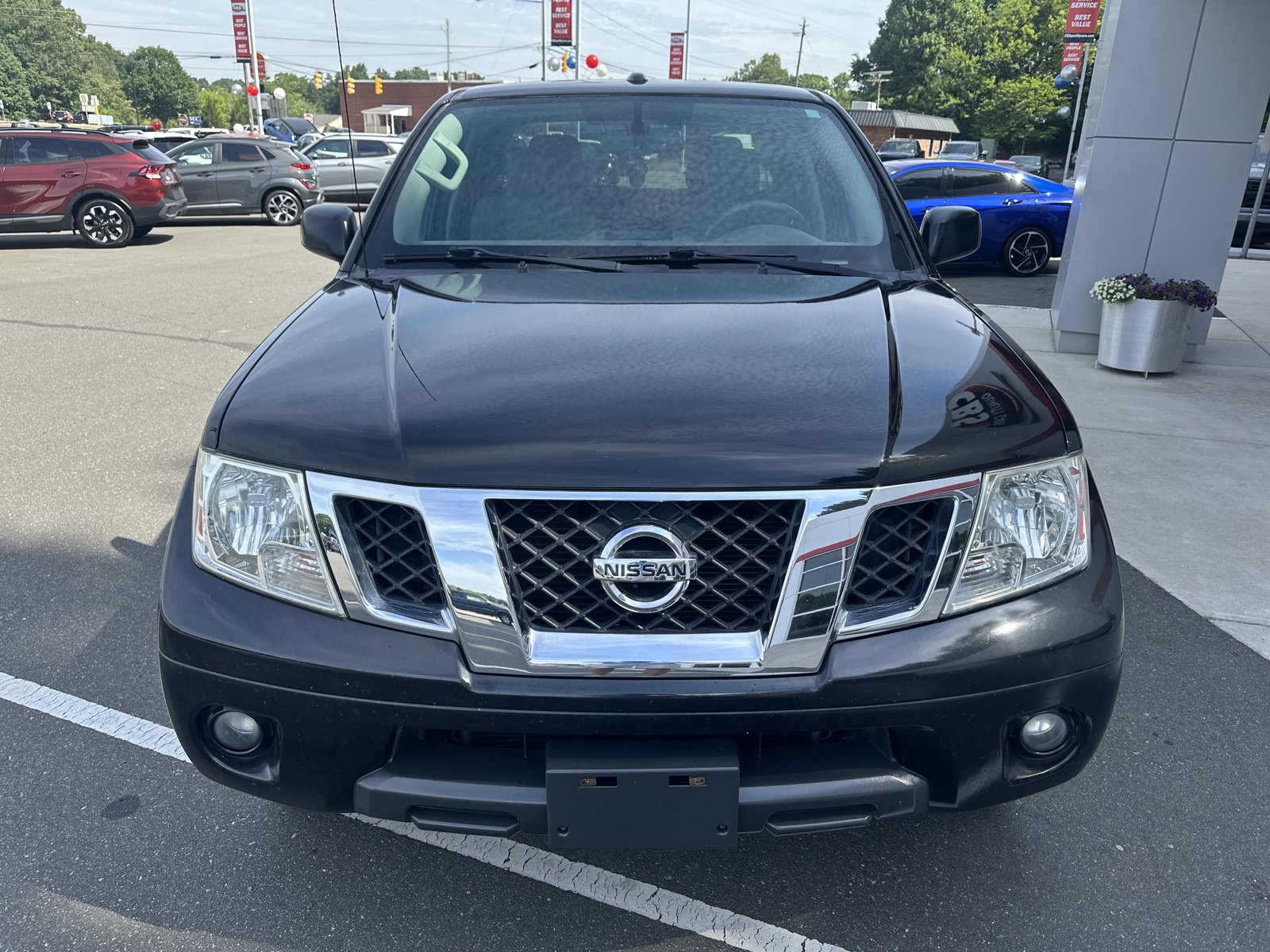 Used 2017 Nissan Frontier SV w/ SV Value Truck Package AWD/4WD image 3