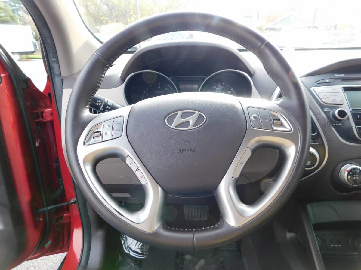 Used 2011 Hyundai Tucson GLS image 9