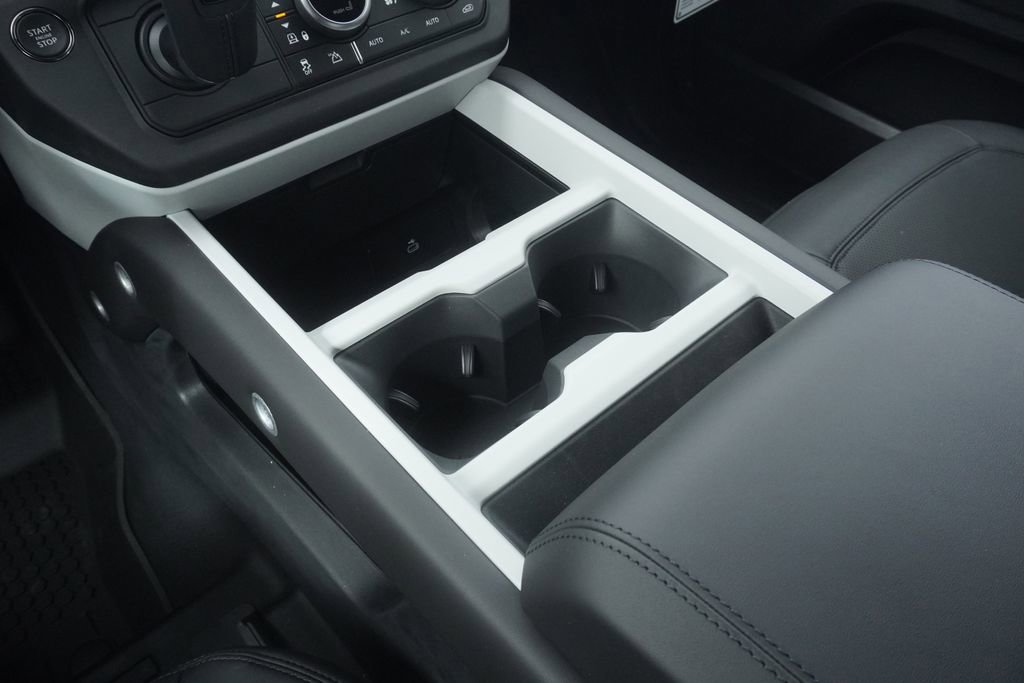 New 2026 Land Rover Defender 110 X-Dynamic SE image 14