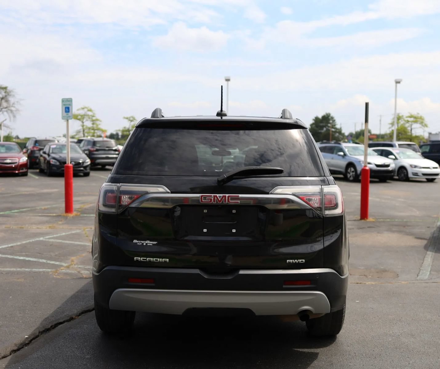 Used 2018 GMC Acadia SLE w/ LPO, Black Accent Package AWD/4WD image 6