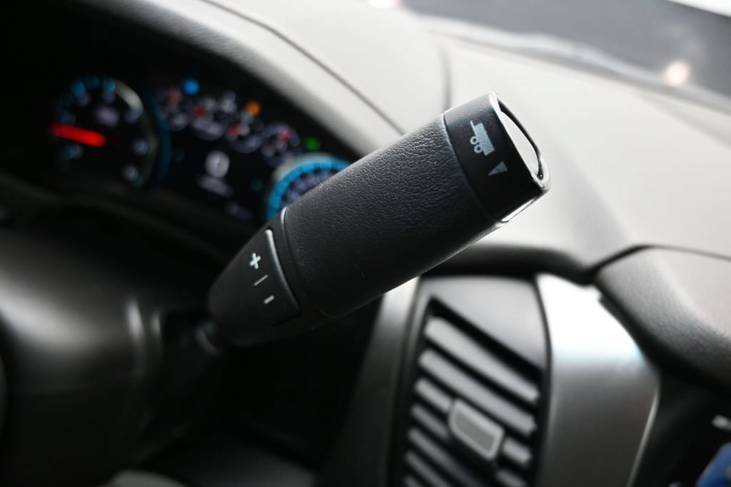 Used 2019 Chevrolet Suburban Premier w/ Premier Plus Edition RWD image 18