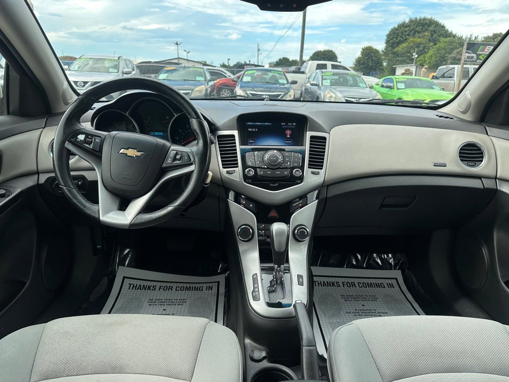 Used 2014 Chevrolet Cruze LT image 9