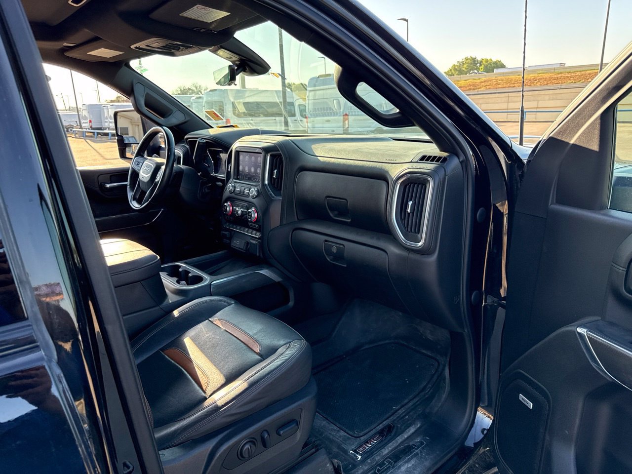 Used 2023 GMC Sierra 2500 AT4 w/ AT4 Preferred Package AWD/4WD image 14