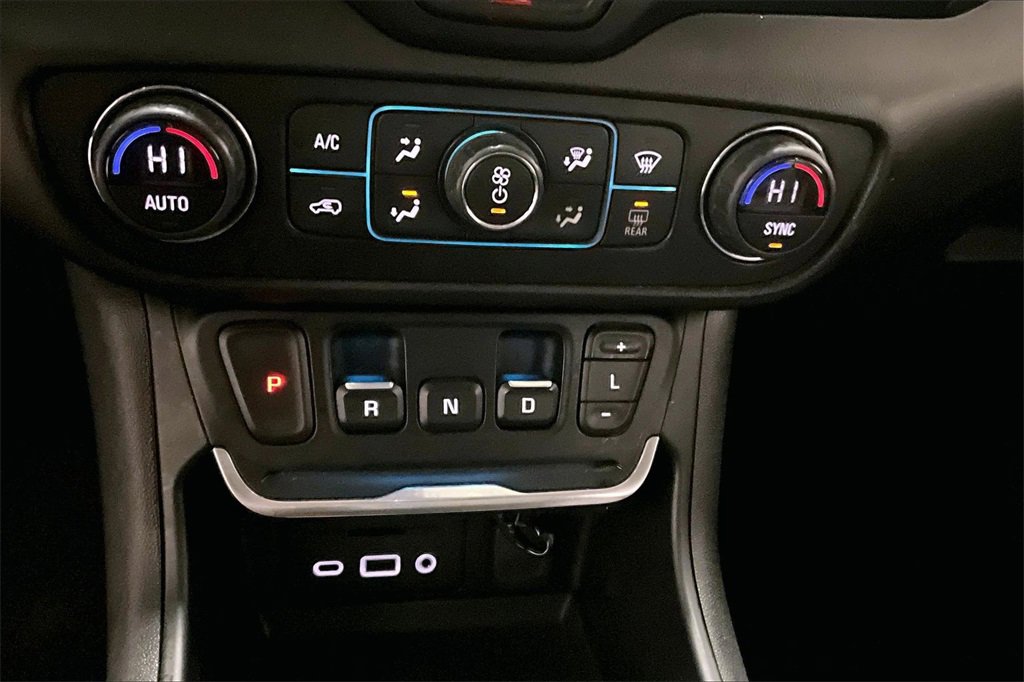 Used 2020 GMC Terrain SLT image 15