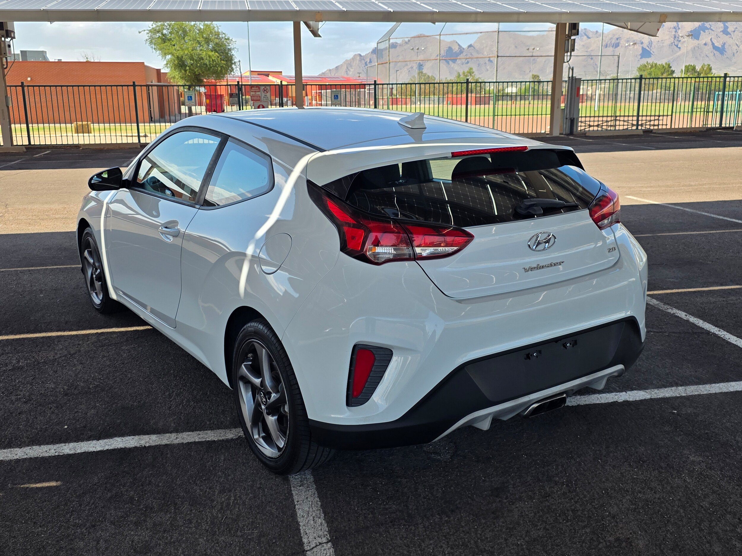 Used 2019 Hyundai Veloster 2.0 FWD image 3