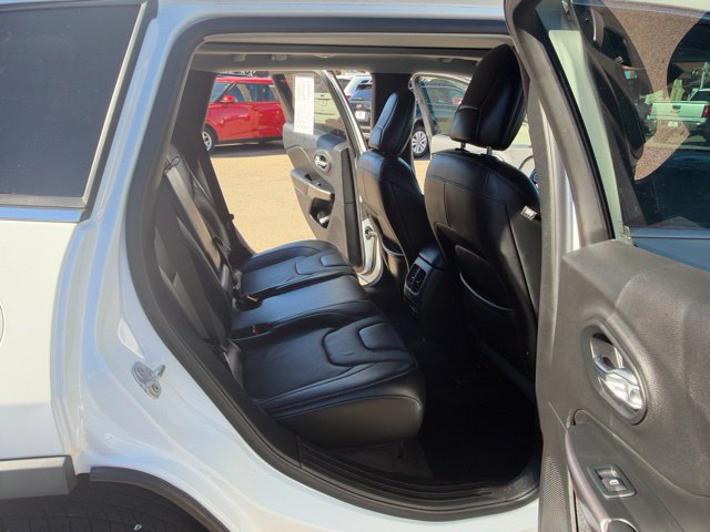 Used 2019 Jeep Cherokee Limited AWD/4WD image 14