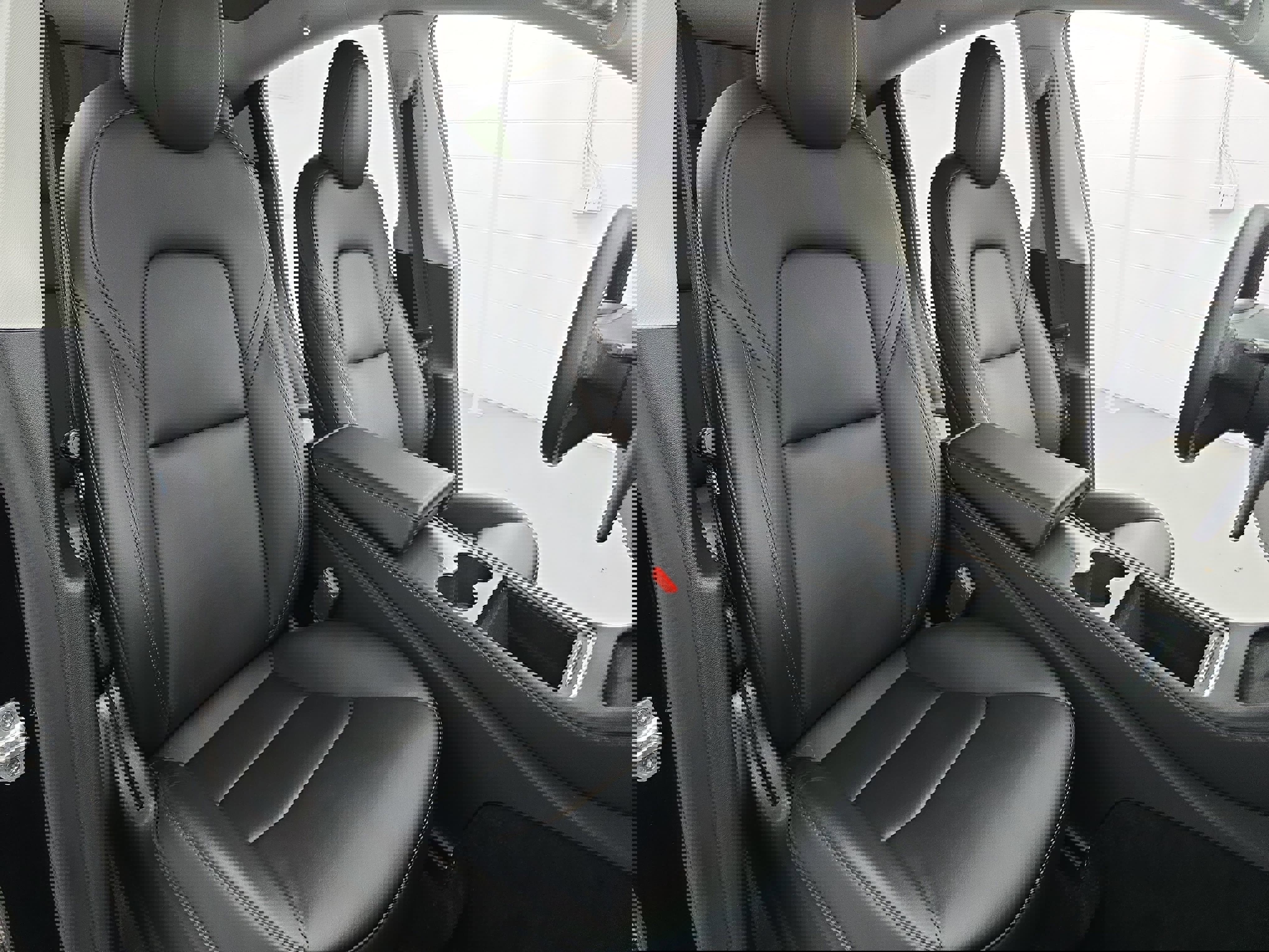 Used 2022 Tesla Model Y Long Range image 10