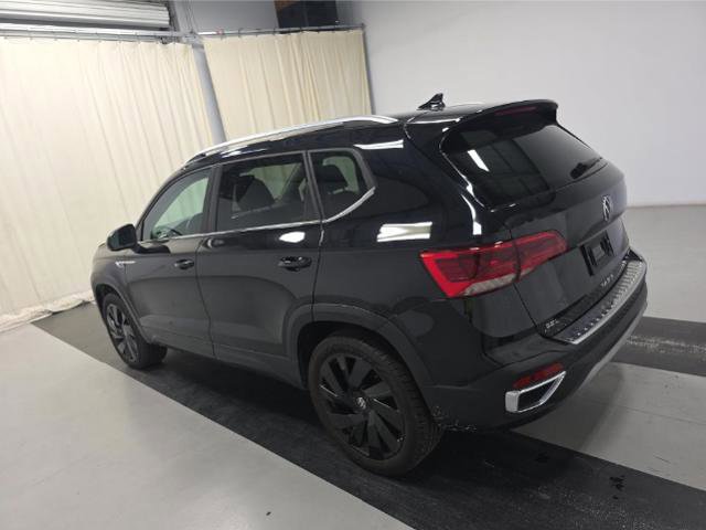 Used 2024 Volkswagen Taos SEL image 4