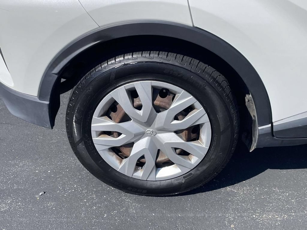 Used 2021 Toyota C-HR LE FWD image 7