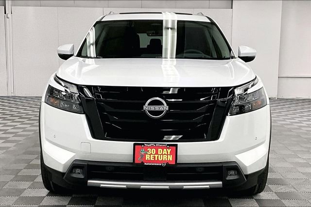 New 2025 Nissan Pathfinder Platinum w/ Lighting Package (N93) AWD/4WD image 16