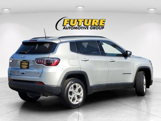 Used 2024 Jeep Compass Latitude AWD/4WD image 4