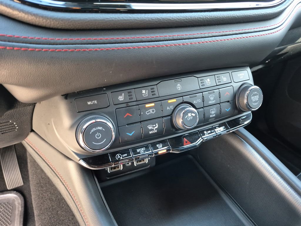 Used 2024 Dodge Durango GT image 18