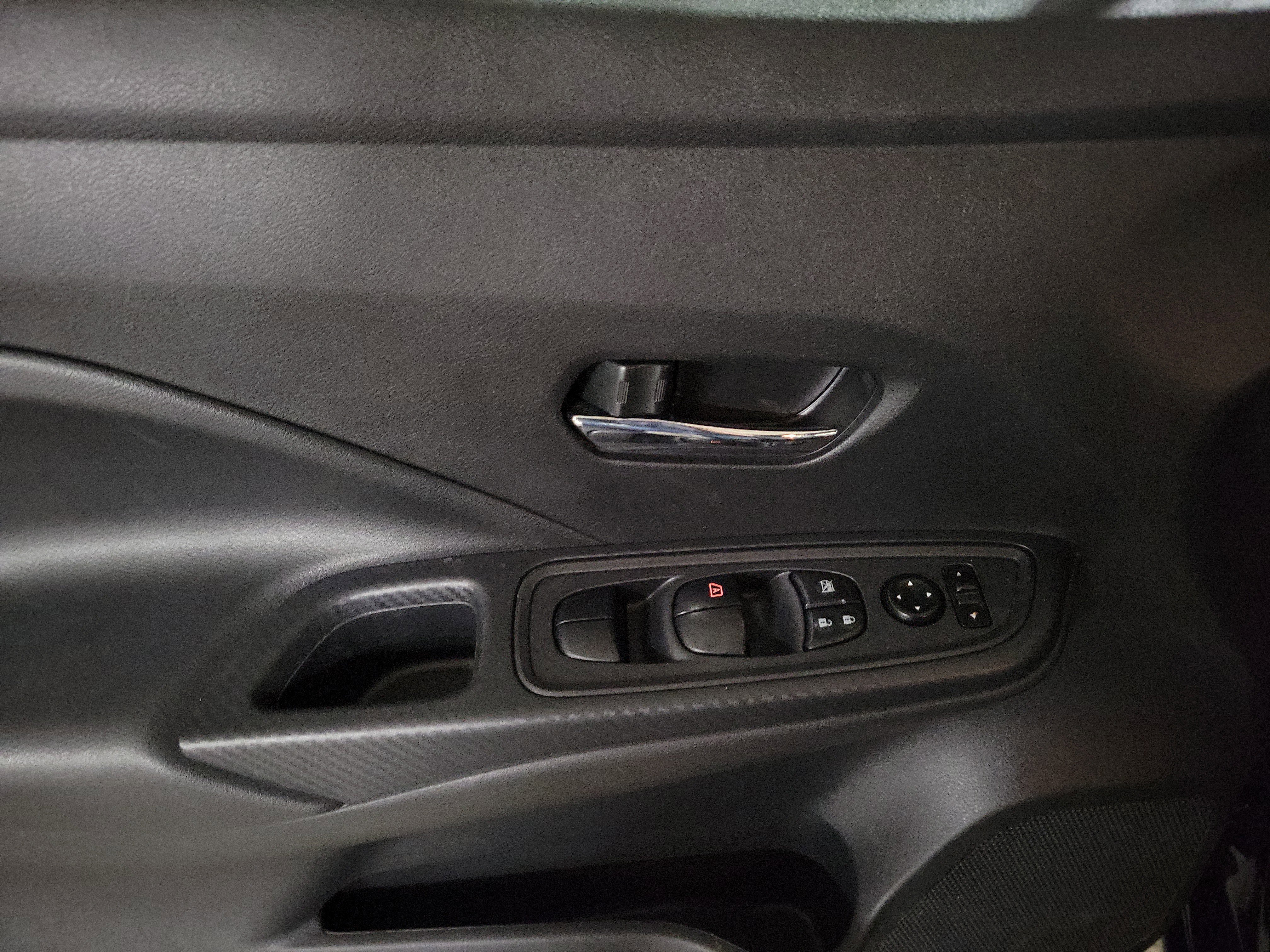 Used 2023 Nissan Versa SV image 19