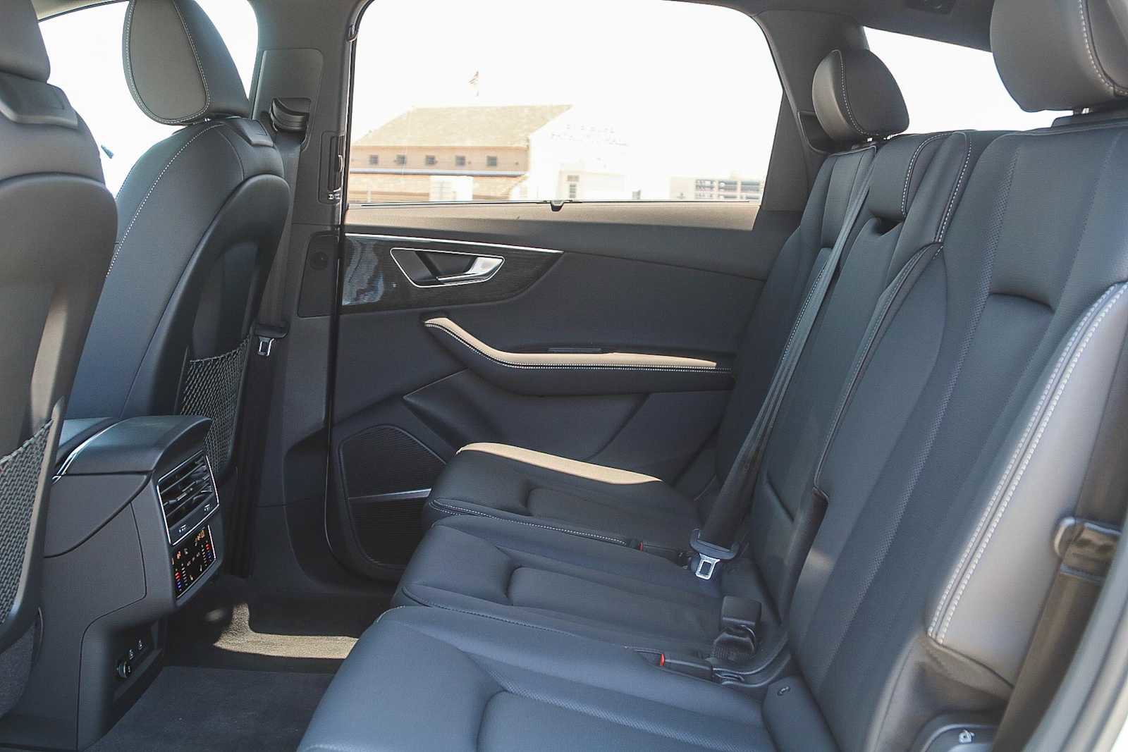 Used 2025 Audi Q7 3.0T Premium Plus image 19