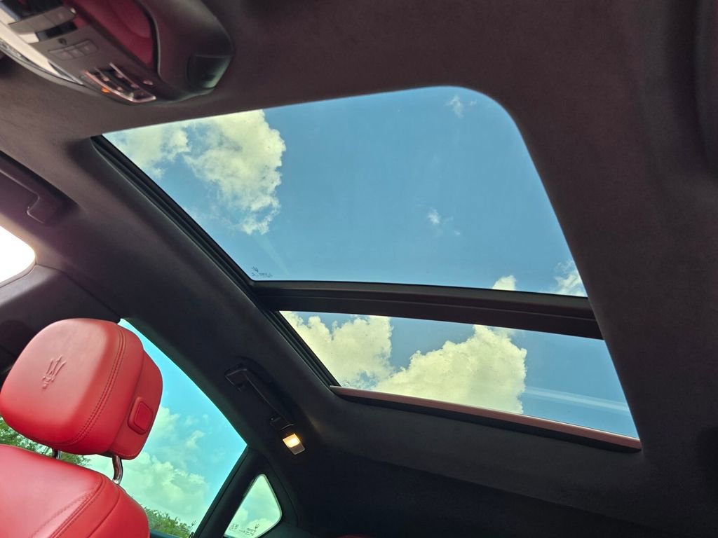 Used 2022 Maserati Levante Modena image 19