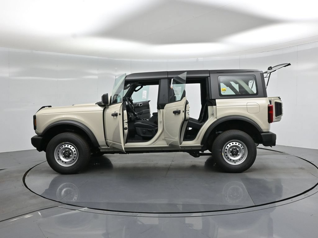 New 2026 Ford Bronco 4-Door AWD/4WD image 32