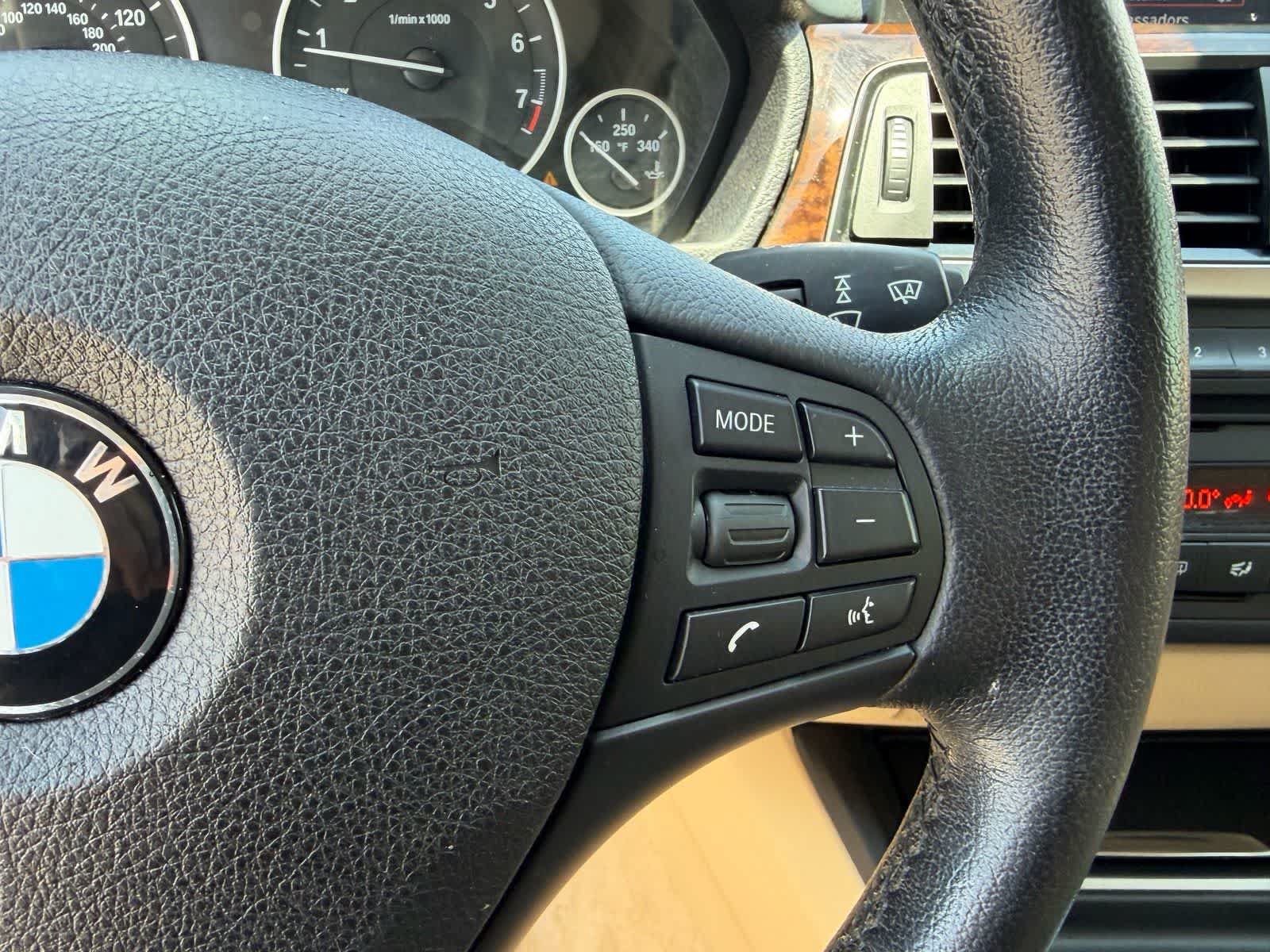 Used 2013 BMW 335i xDrive Sedan AWD/4WD image 32