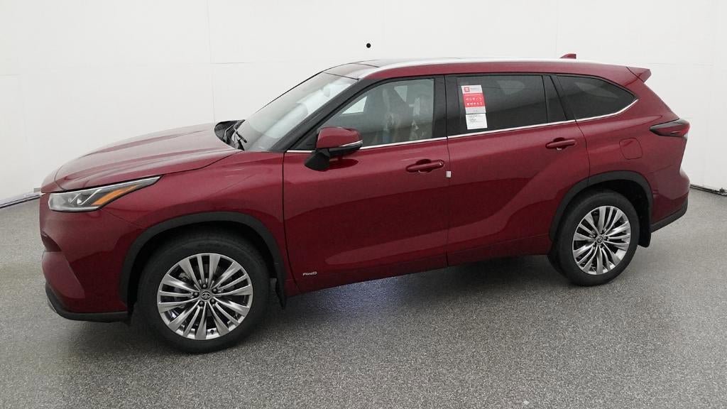 New 2026 Toyota Highlander Platinum AWD/4WD image 2