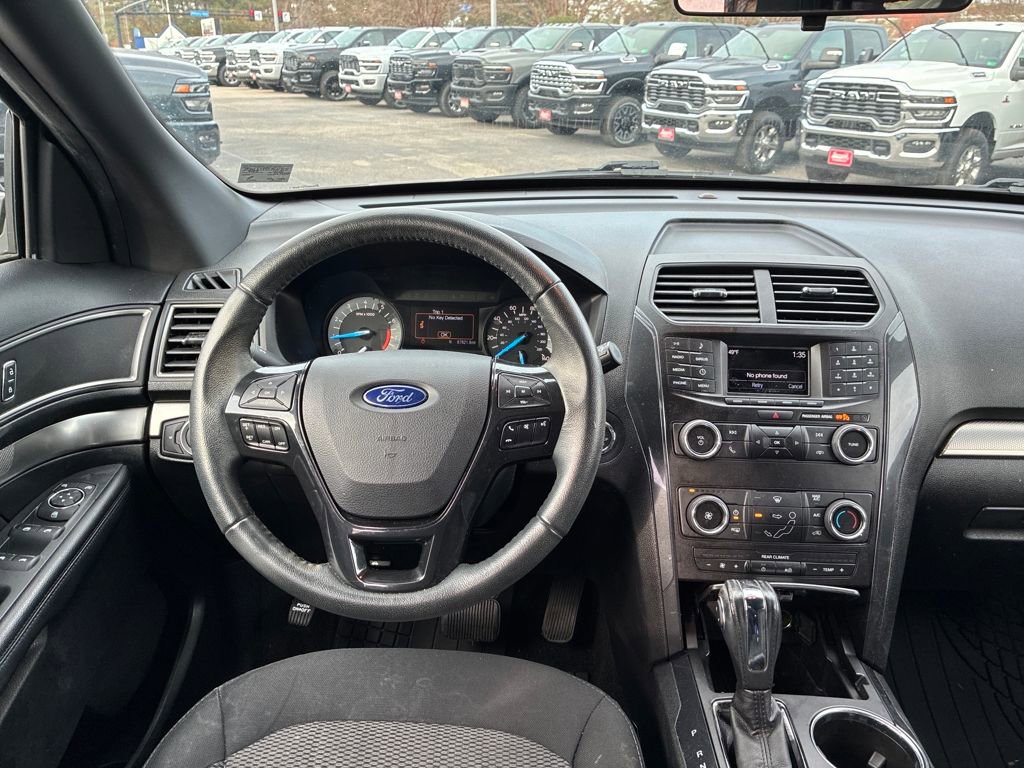Used 2018 Ford Explorer XLT image 14