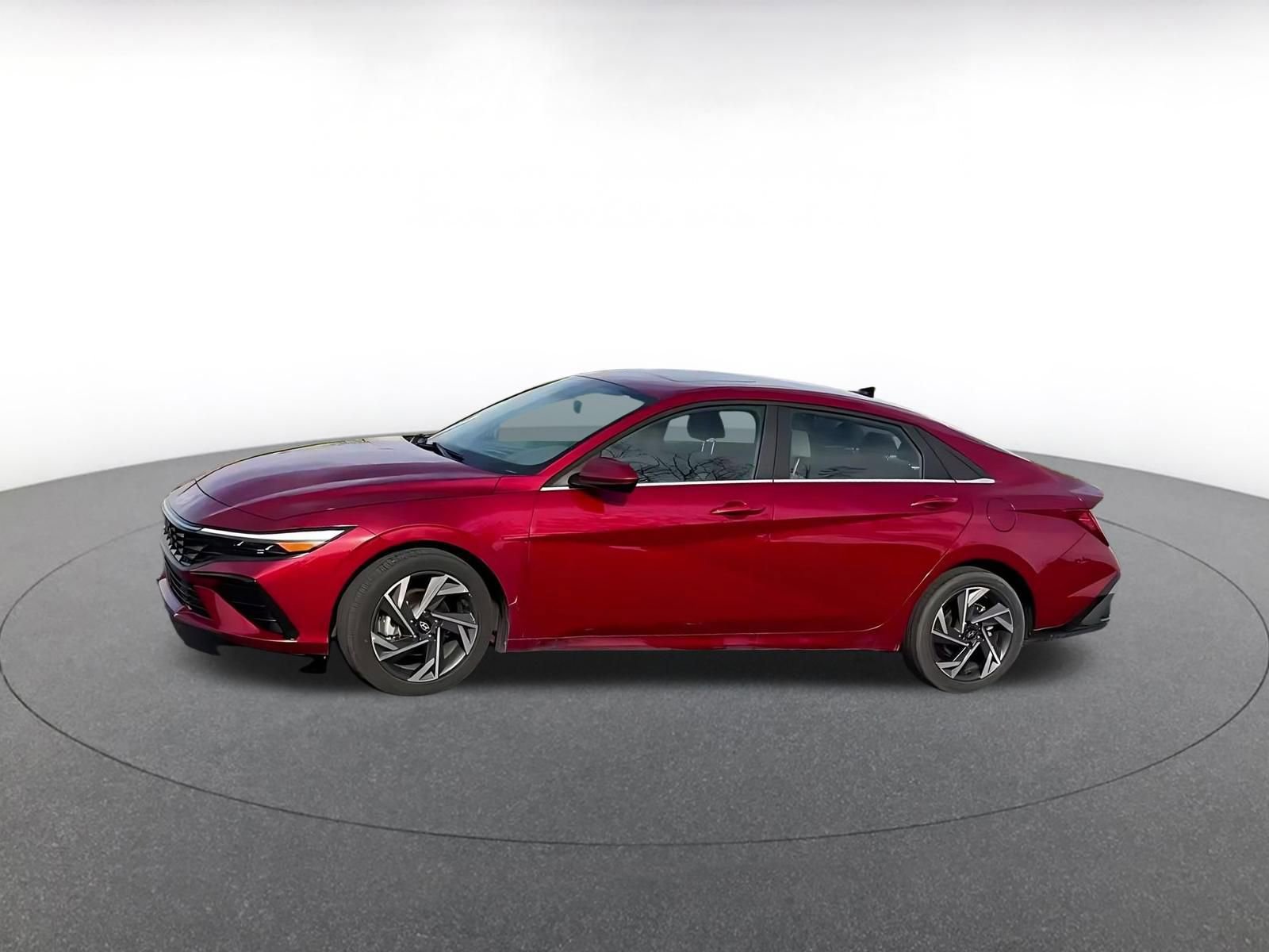 Used 2025 Hyundai Elantra SEL FWD image 8
