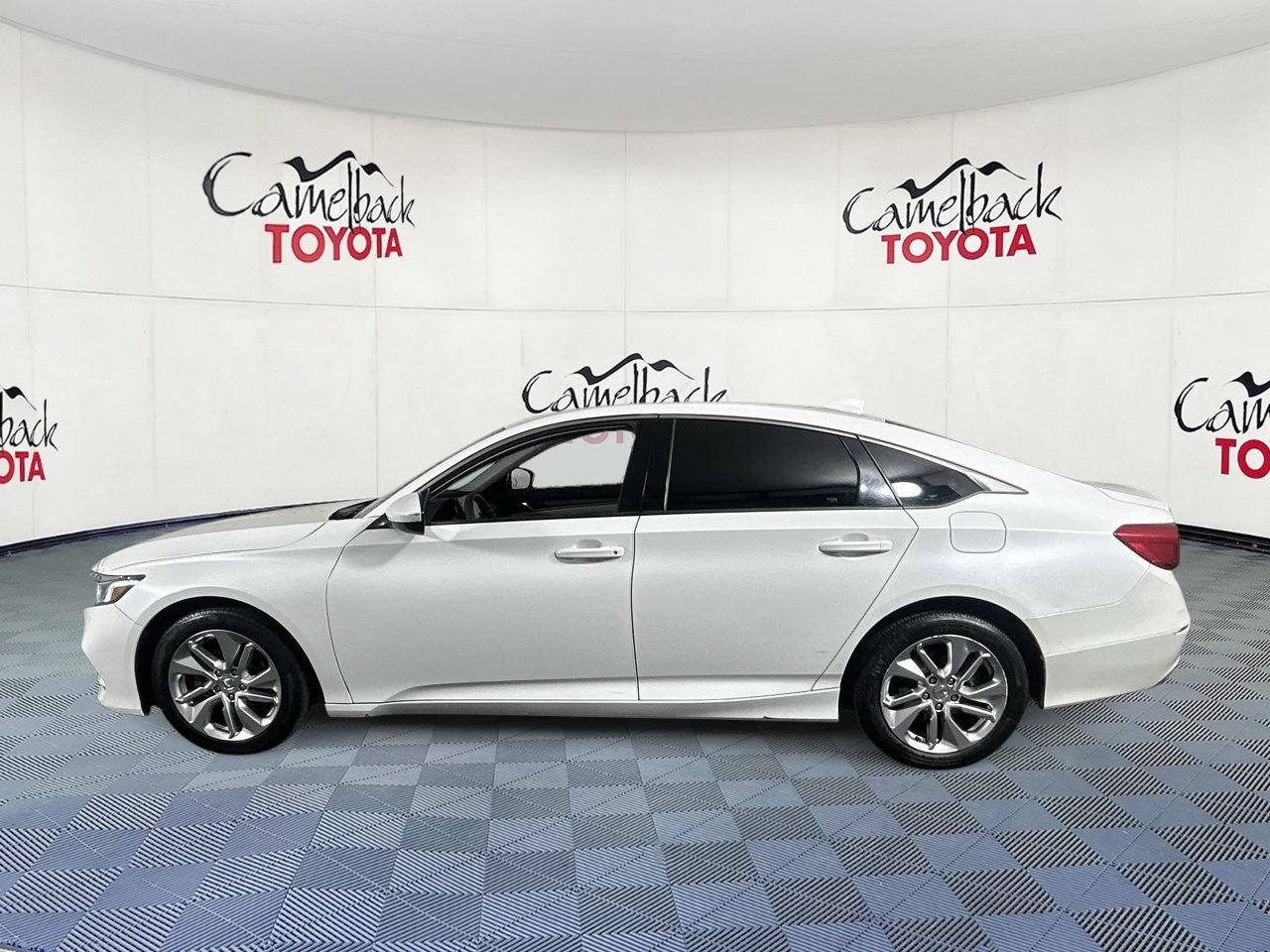 Used 2018 Honda Accord LX image 4