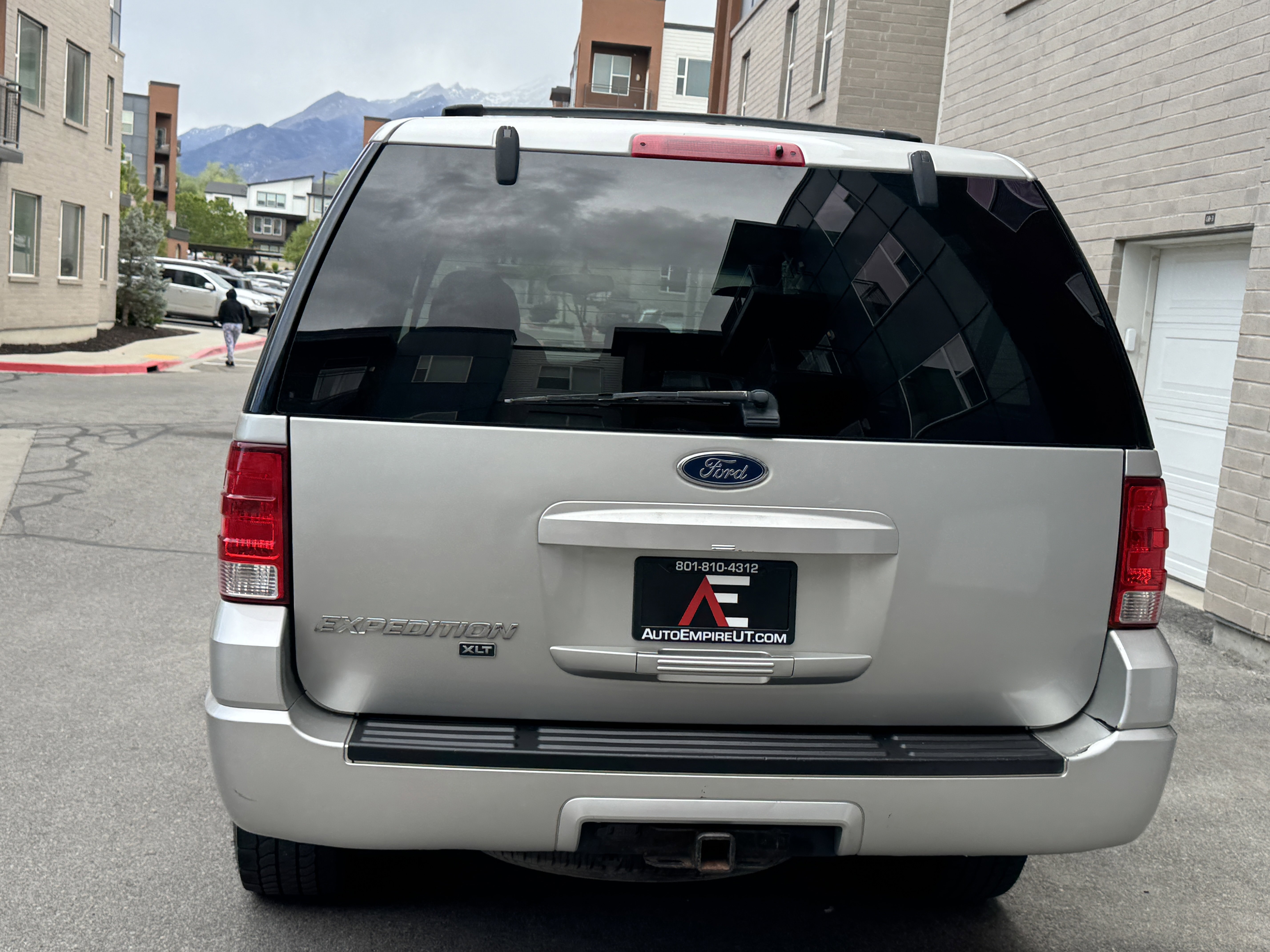 Used 2004 Ford Expedition XLT AWD/4WD image 4