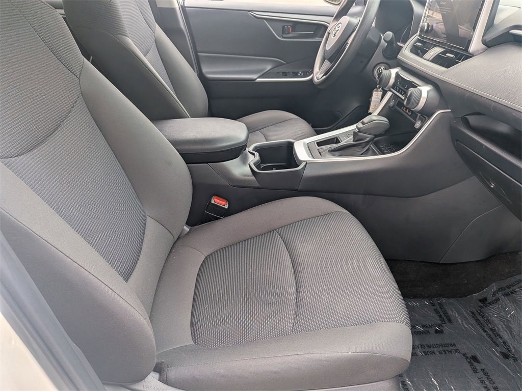 Used 2025 Toyota RAV4 LE image 34