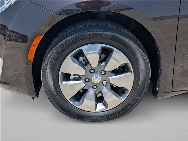 Used 2018 Chrysler Pacifica Limited w/ Advanced Safetytec Group FWD image 28