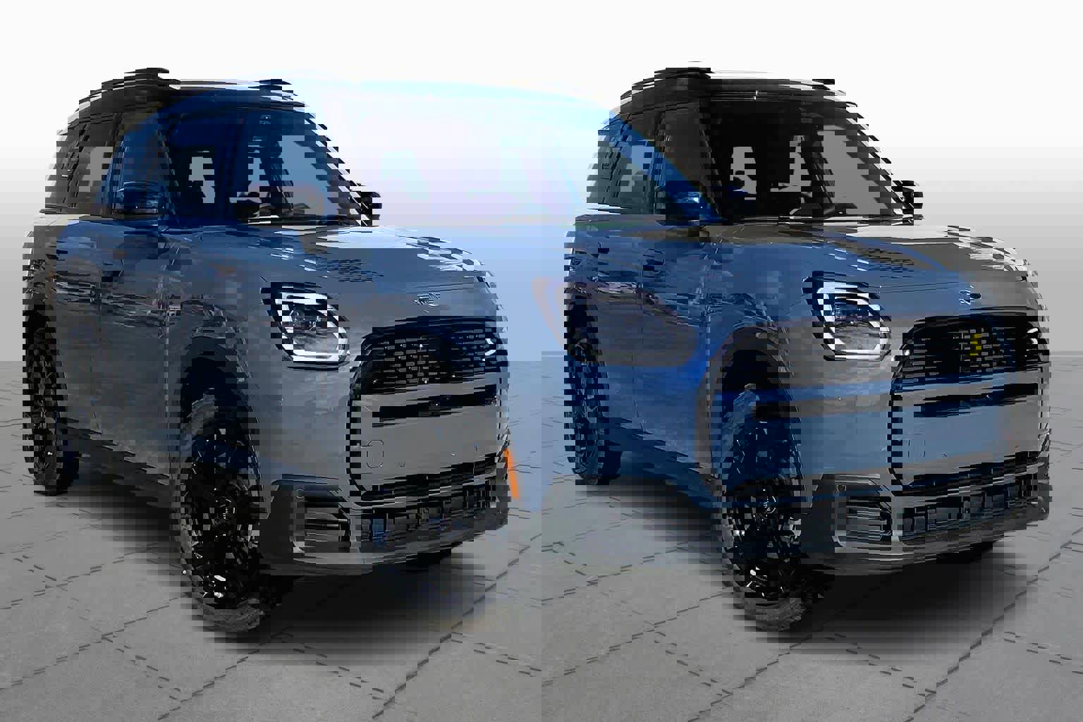 New 2025 MINI Cooper Countryman SE image 2