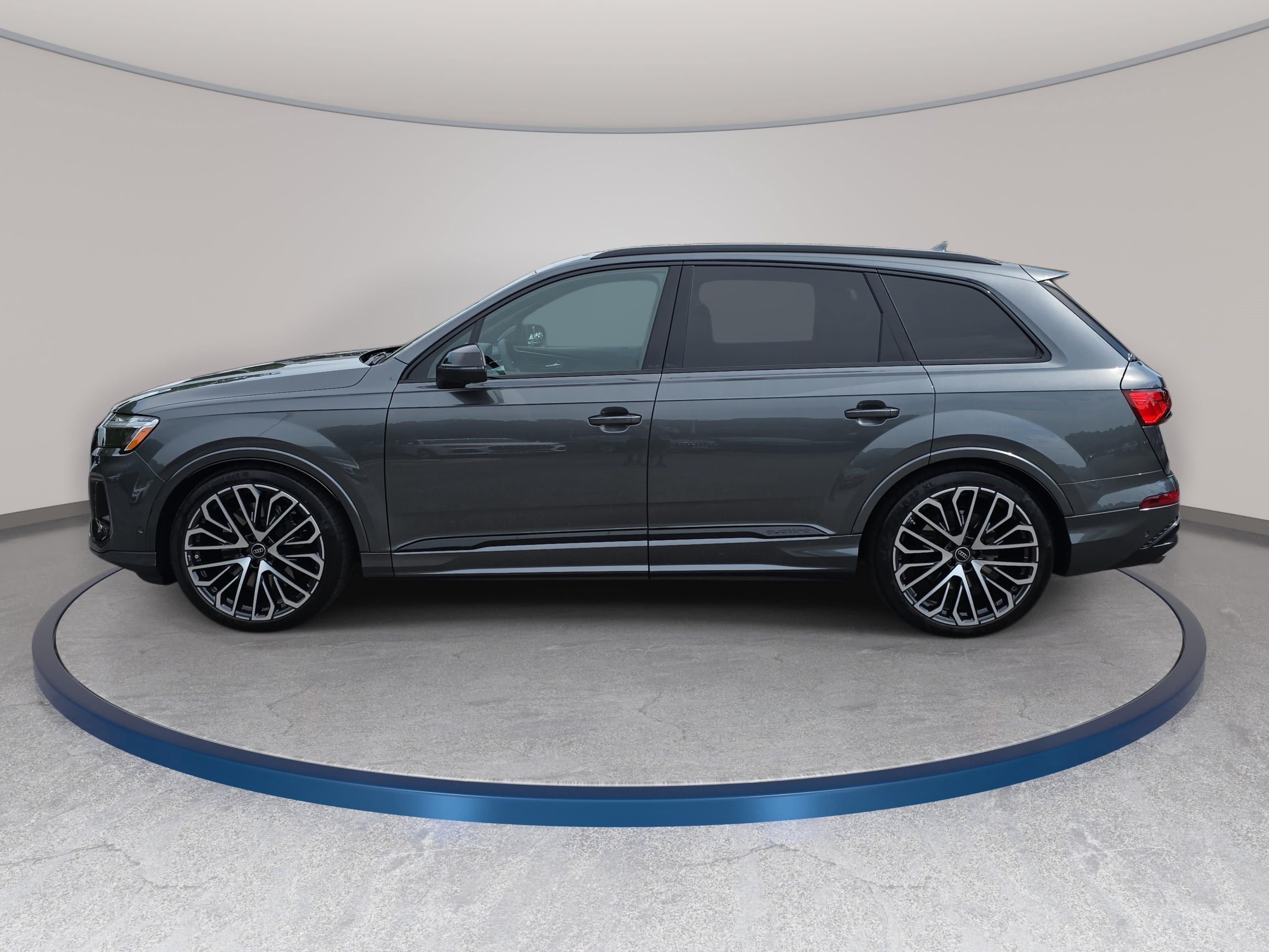 New 2026 Audi SQ7 Prestige AWD/4WD image 8