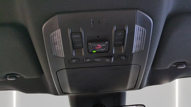 Used 2021 Toyota Highlander XSE AWD/4WD image 32