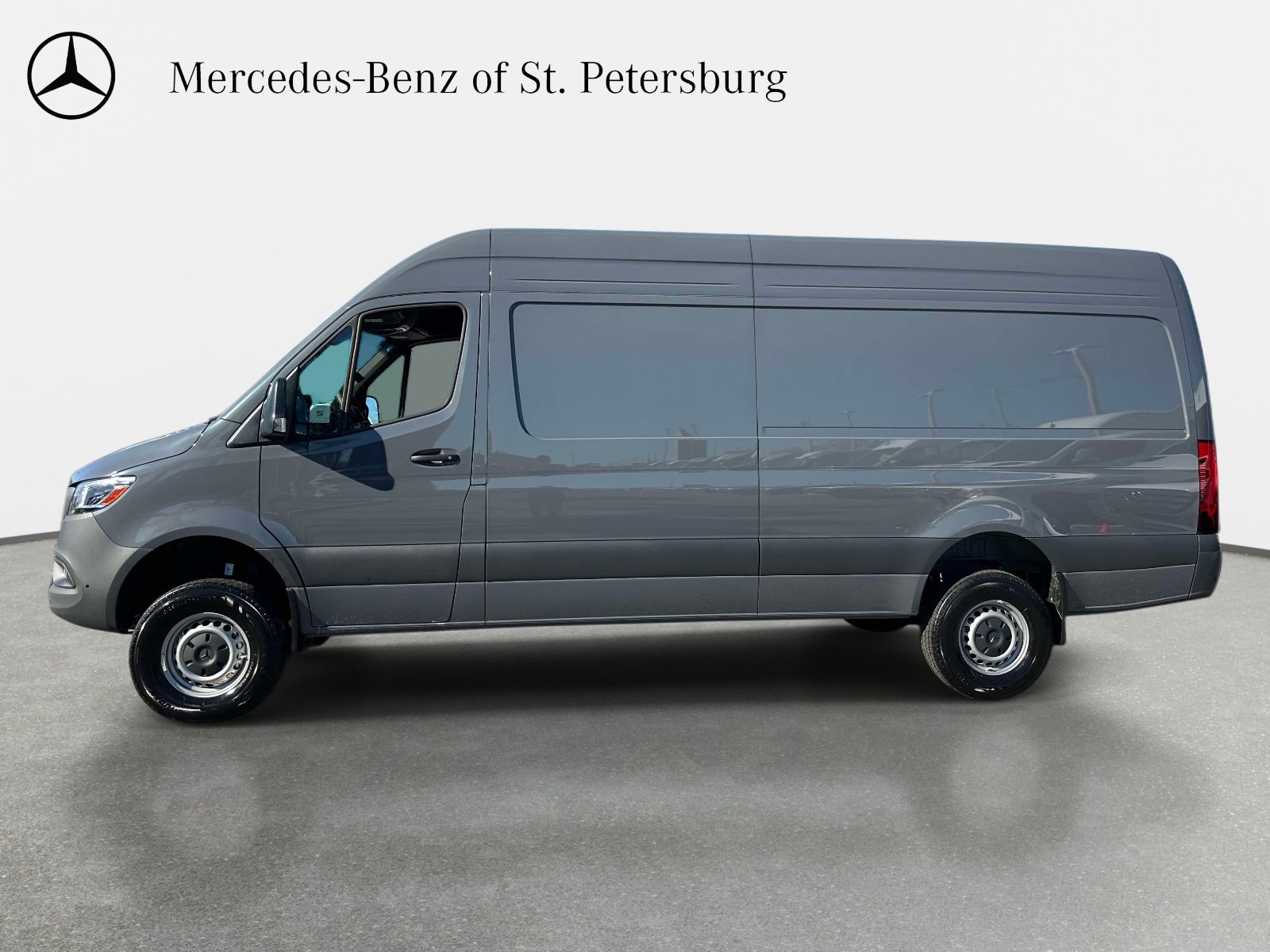 Used 2025 Mercedes-Benz Sprinter 2500 image 2