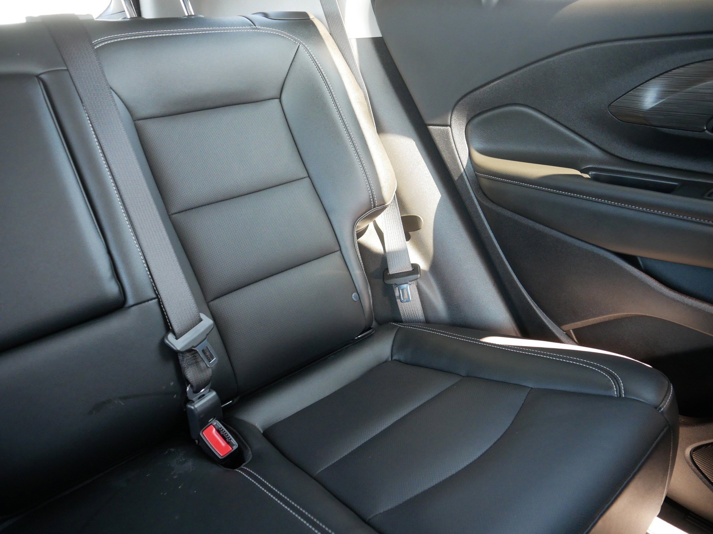 Used 2024 GMC Terrain SLT w/ Infotainment Package II image 14