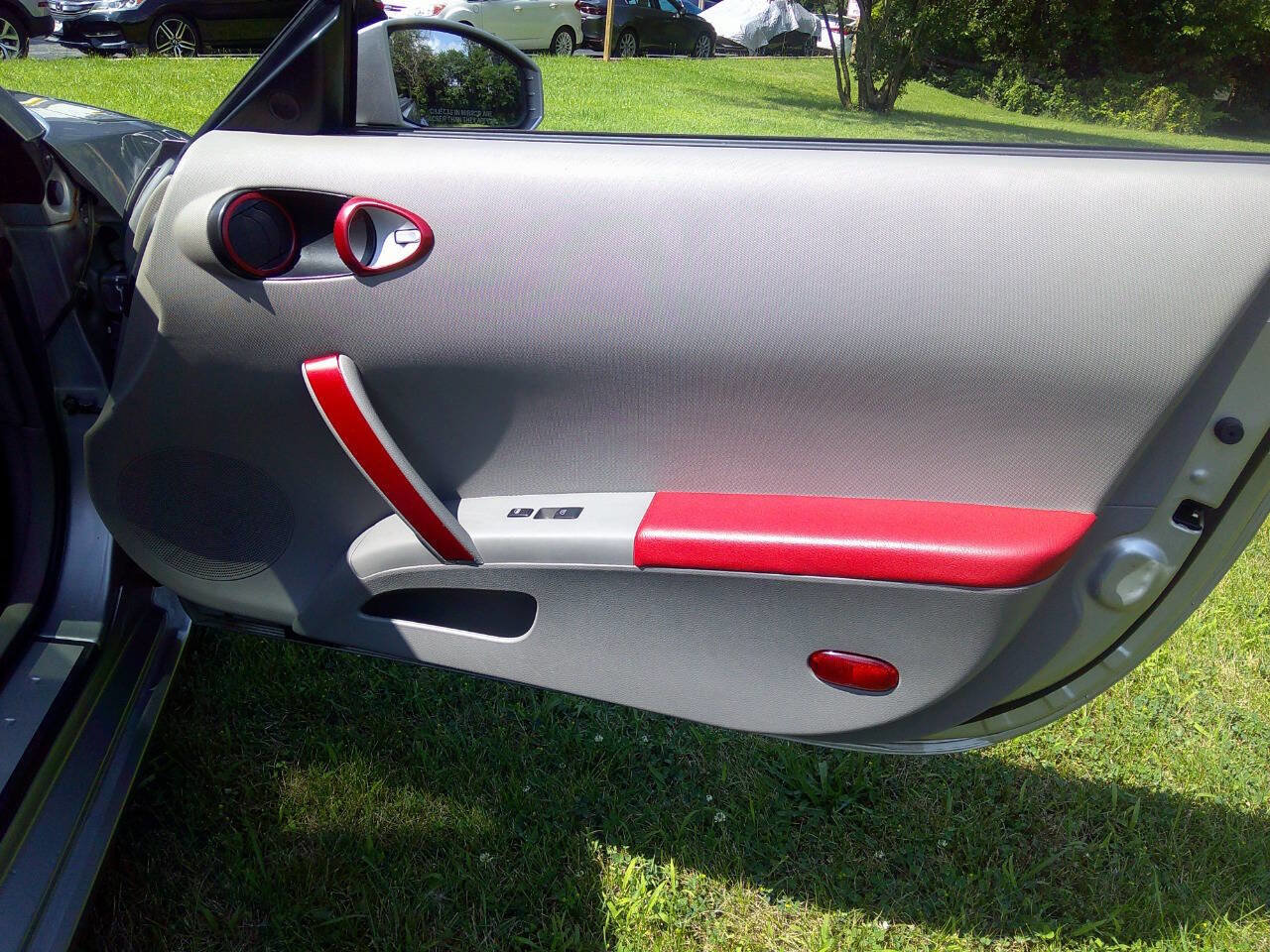 Used 2004 Nissan 350Z Touring w/ Cargo Convenience Pkg image 21