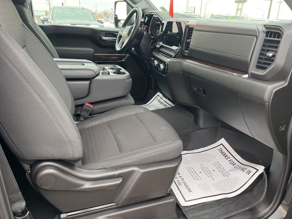Used 2024 GMC Sierra 3500 SLE w/ SLE Convenience Package image 11