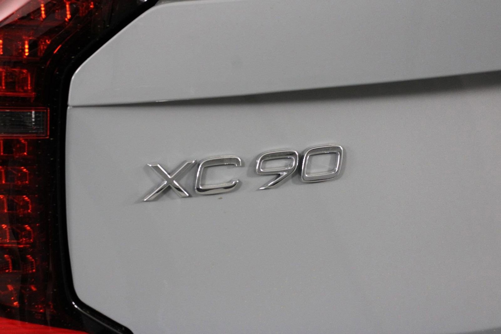 New 2026 Volvo XC90 B6 Ultra w/ Protection Package image 16