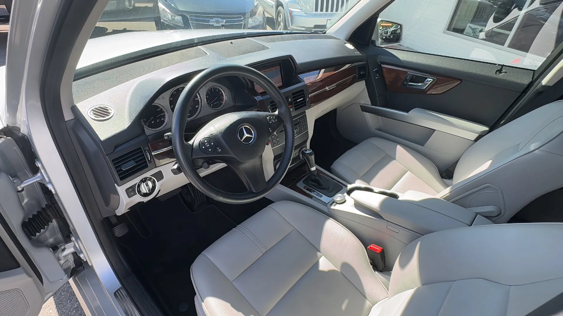 Used 2011 Mercedes-Benz GLK 350 2WD image 6