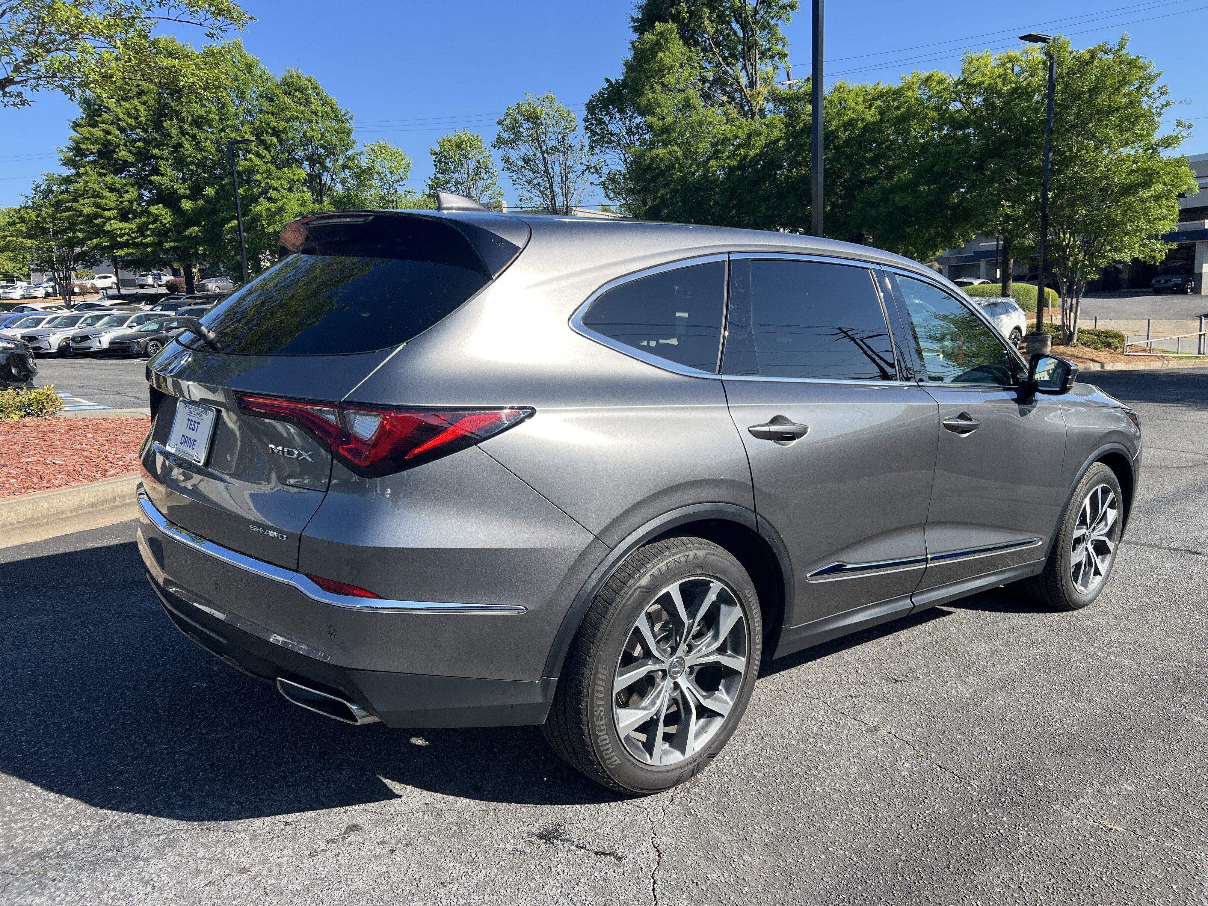 Used 2023 Acura MDX SH-AWD w/ Technology Package image 5